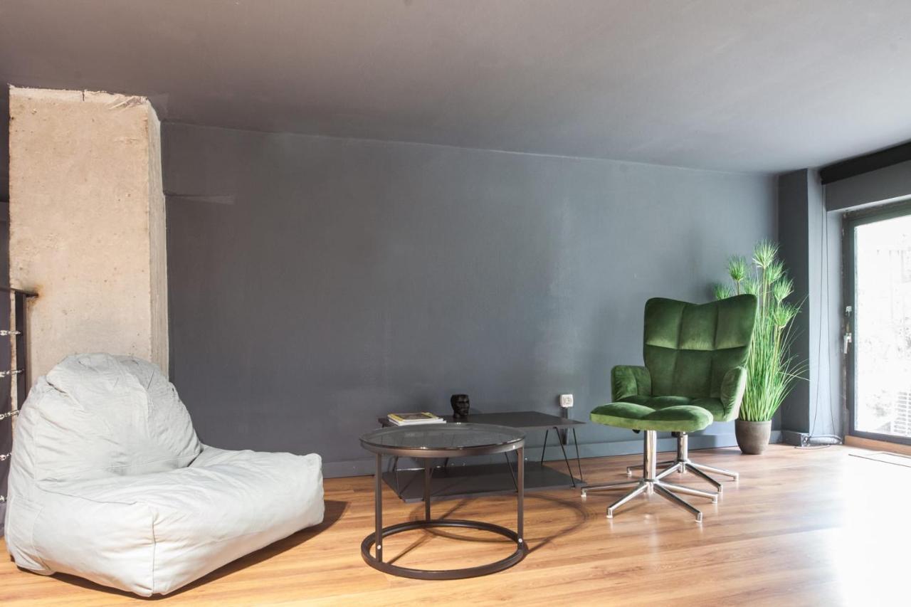 אתונה Trendy Industrial Apt Next To Museum Of Acropolis מראה חיצוני תמונה